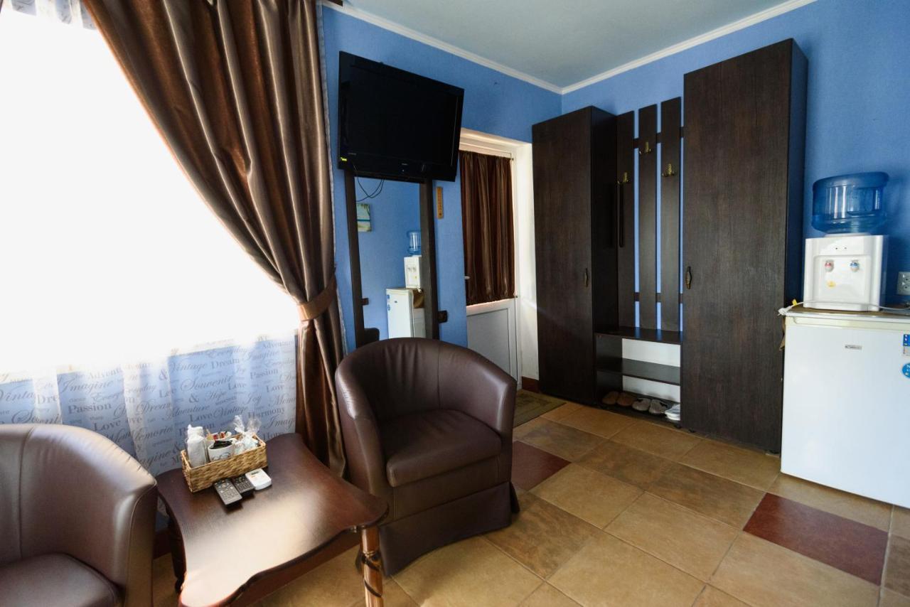 Maiami Hotell Nikopol Exteriör bild