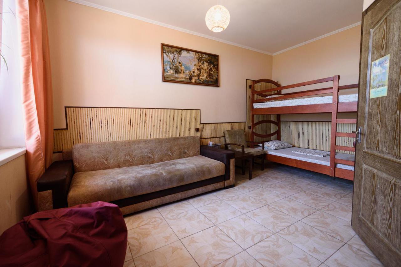Maiami Hotell Nikopol Exteriör bild