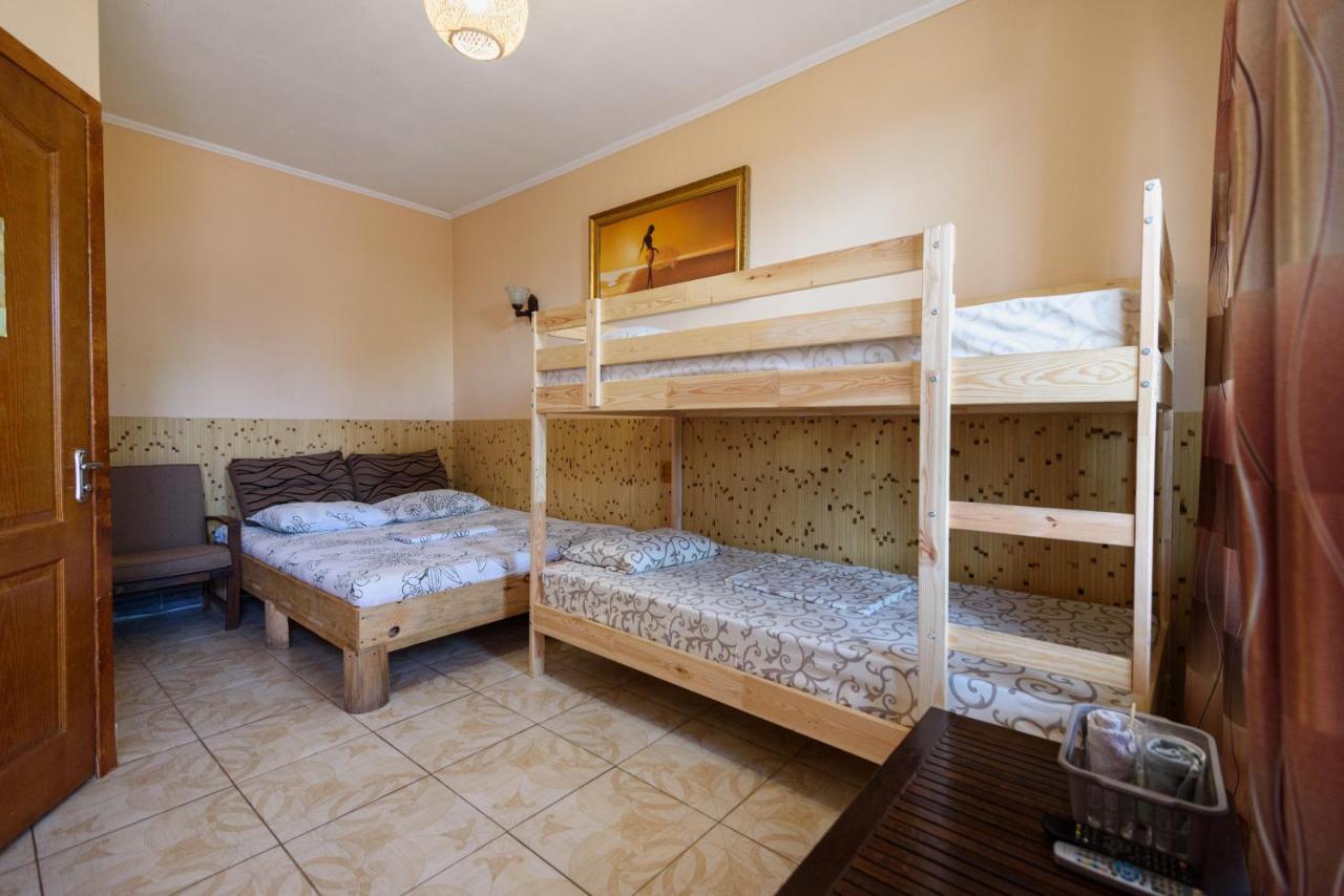 Maiami Hotell Nikopol Exteriör bild