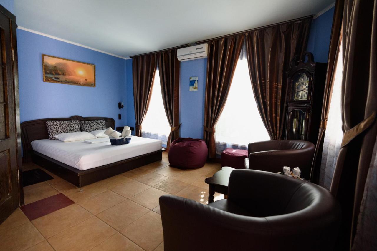 Maiami Hotell Nikopol Exteriör bild