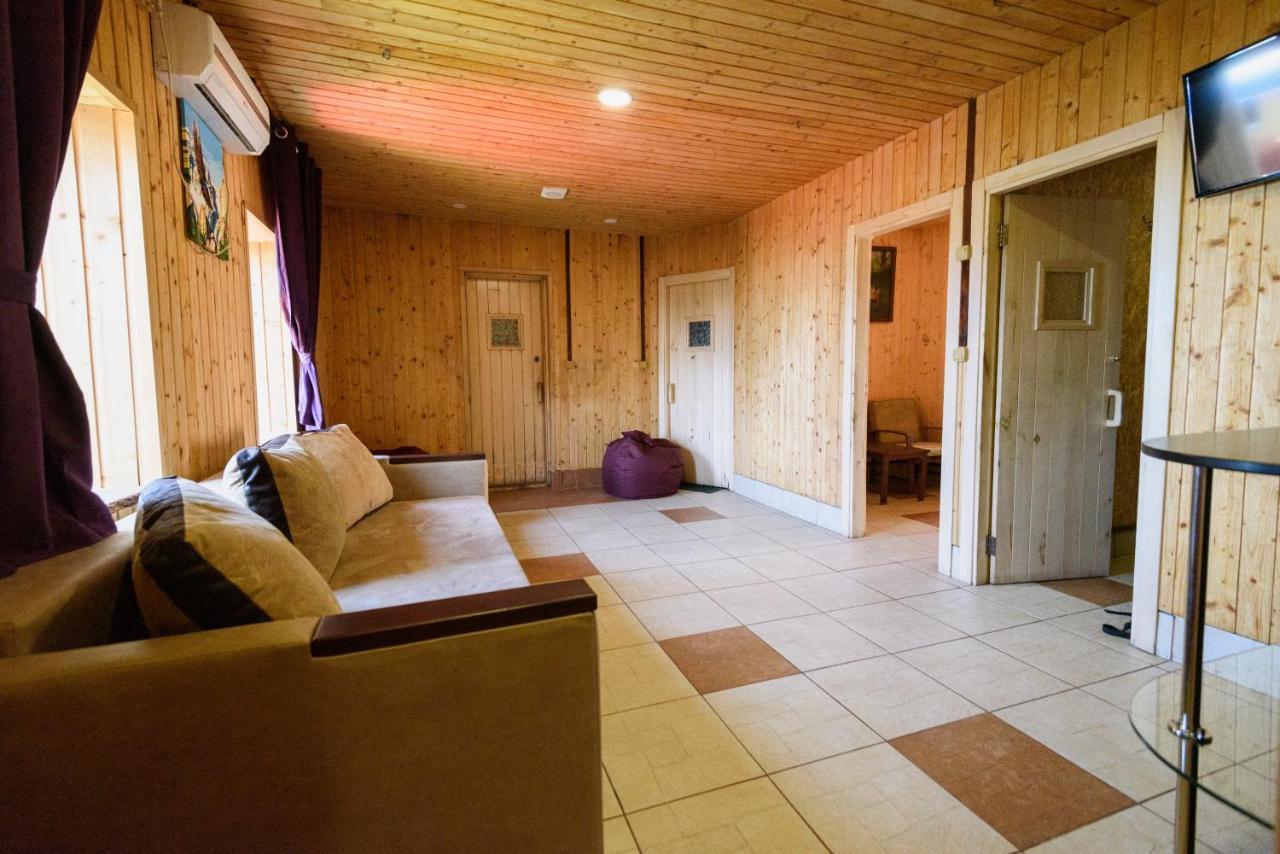 Maiami Hotell Nikopol Exteriör bild