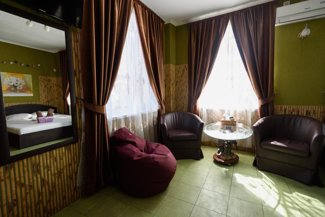 Maiami Hotell Nikopol Exteriör bild
