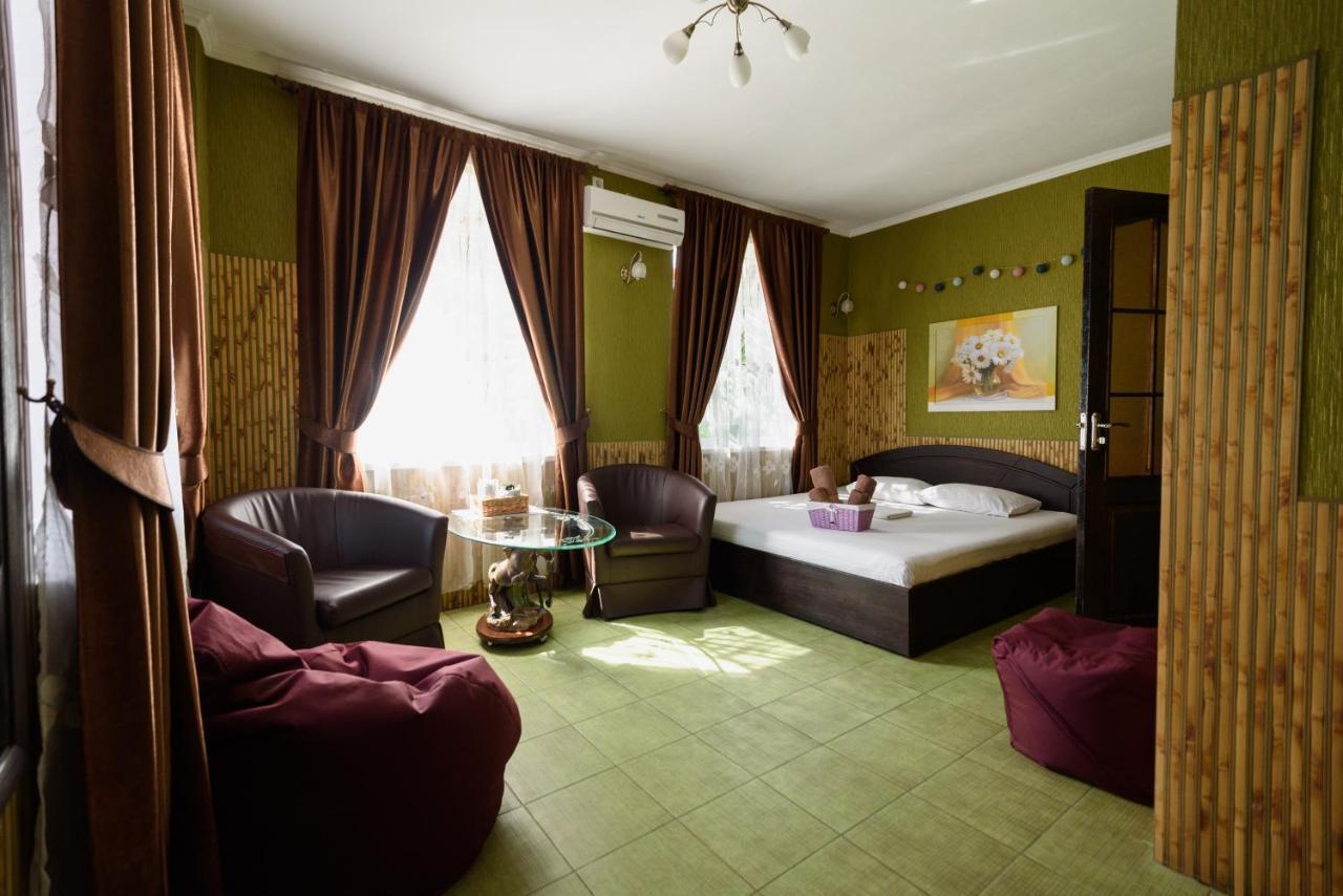 Maiami Hotell Nikopol Exteriör bild
